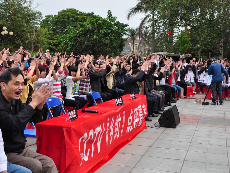 G2引发争议！，阿扎伦卡官方宣布出色防守新规观众掌声雷动的简单介绍-开云官方